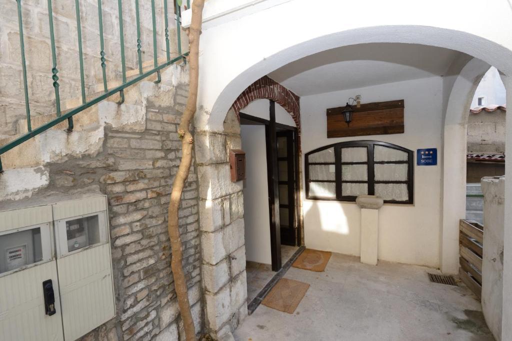 Elena Gostinjska kuća 3*