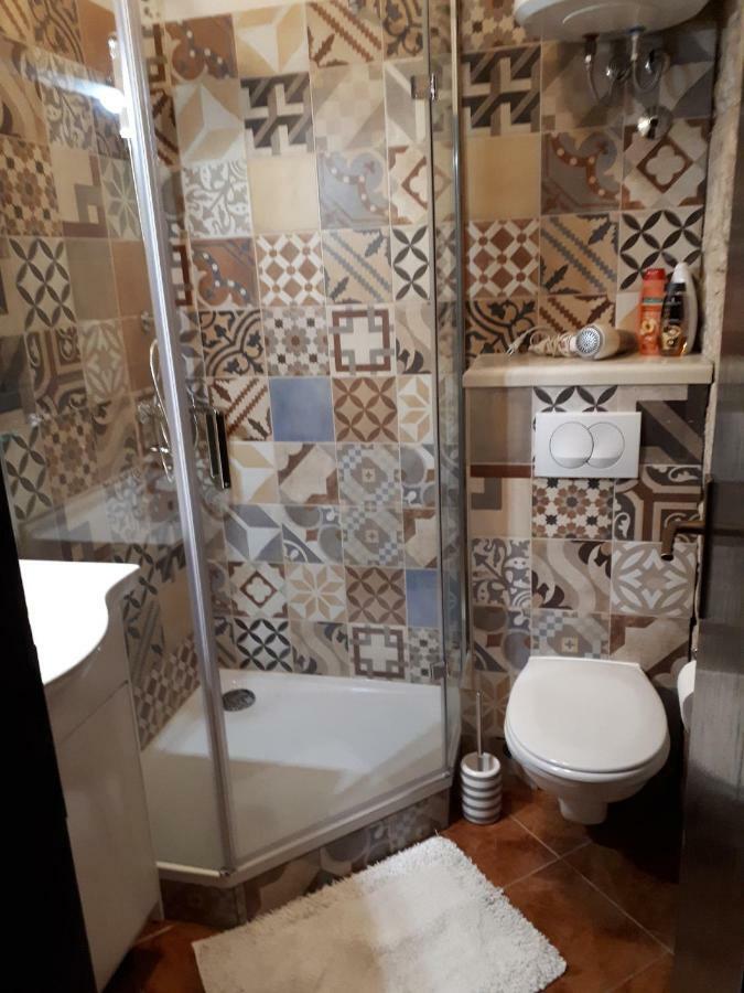 Elena Gostinjska kuća 3*